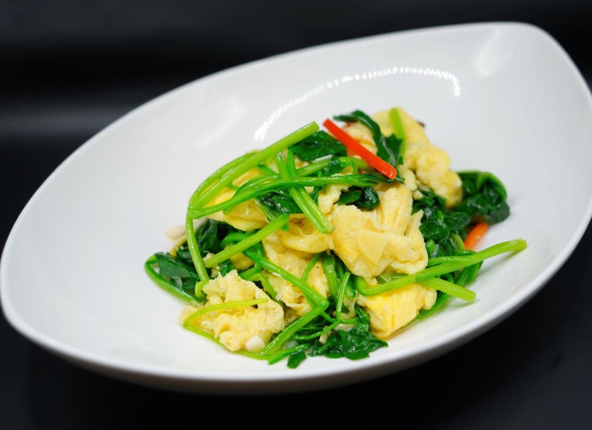 Spinach with Stir Fried Egg