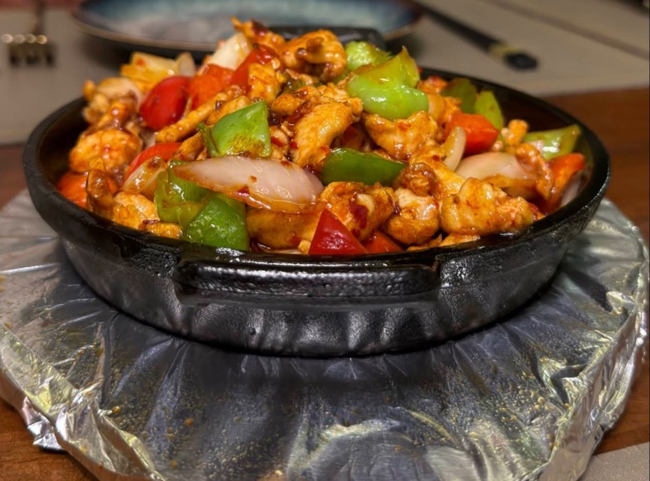 Stone Pot Stir-Fried Chicken