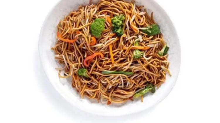 Sebzeli noodle